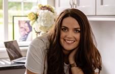 Laura Earnshaw